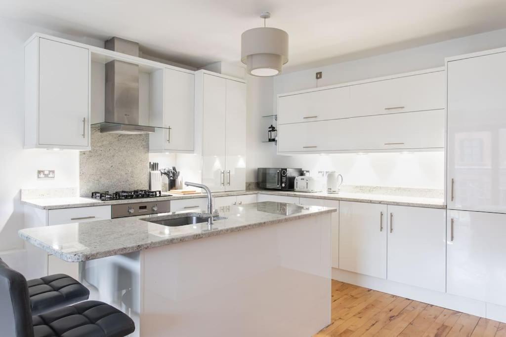Best City Centre Luxurious Home Free Parking Belfast Exterior foto